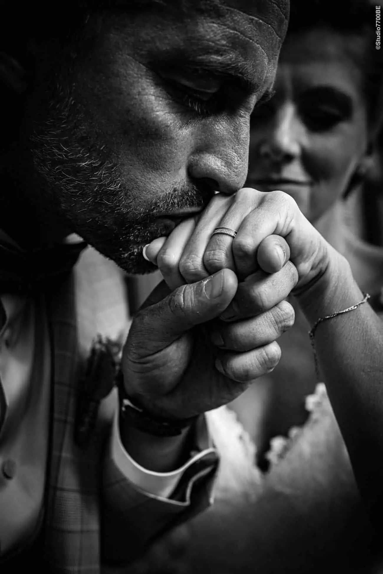 Photos-issues-du-reportage-photos-video-de-mariage-couvert-par-le-Studio-7700BE-Chez-Fhano-10-09-2022-REBECCA-ET-CEDRIC