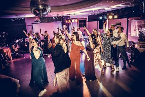 @Photos-issues-du-reportage-photos-video-de-mariage-couvert-par-le-Studio-7700BE-Chez-Fhano-ANGELIQUE-ET-ALEXANDRE-PARTIE-2-SUR-2-01601