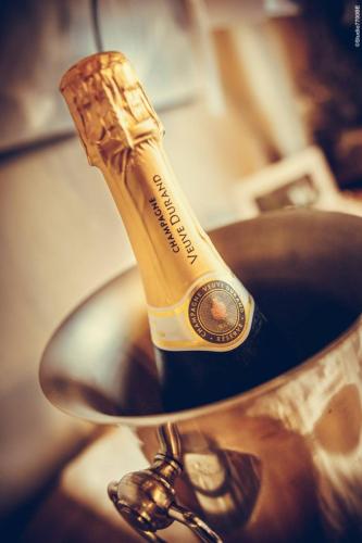 @Photos-issues-du-reportage-photos-video-de-mariage-couvert-par-le-Studio-7700BE-Chez-Fhano-15-10-2022-AURELIE-ET-JEREMY-00390