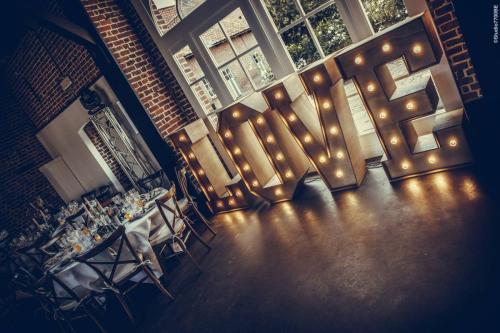 @Photos-issues-du-reportage-photos-video-de-mariage-couvert-par-le-Studio-7700BE-Chez-Fhano-15-10-2022-AURELIE-ET-JEREMY-01157