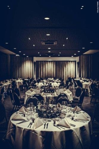 @Photos-issues-du-reportage-photos-video-de-mariage-couvert-par-le-Studio-7700BE-Chez-Fhano-17-12-2022-INGRID-ET-JONATHAN-00644 -INGRID-ET-JONATHAN