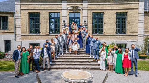 Photos issues du reportage photos vidéo de mariage couvert par le Studio 7700BE Chez Fhano - JUSTINE ET GUILLAUME 04 06 2022