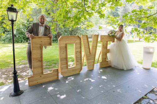 Photos issues du reportage photos vidéo de mariage couvert par le Studio 7700BE Chez Fhano - JUSTINE ET GUILLAUME 04 06 2022