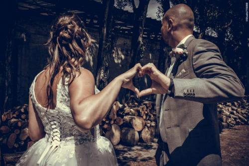 Photos issues du reportage photos vidéo de mariage couvert par le Studio 7700BE Chez Fhano - JUSTINE ET GUILLAUME 04 06 2022