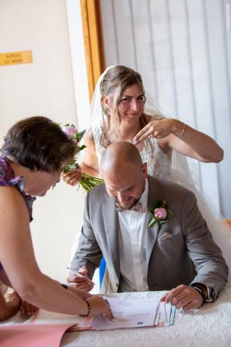 Photos issues du reportage photos vidéo de mariage couvert par le Studio 7700BE Chez Fhano - JUSTINE ET GUILLAUME 04 06 2022