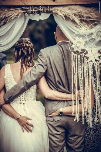 Photos issues du reportage photos vidéo de mariage couvert par le Studio 7700BE Chez Fhano - JUSTINE ET GUILLAUME 04 06 2022