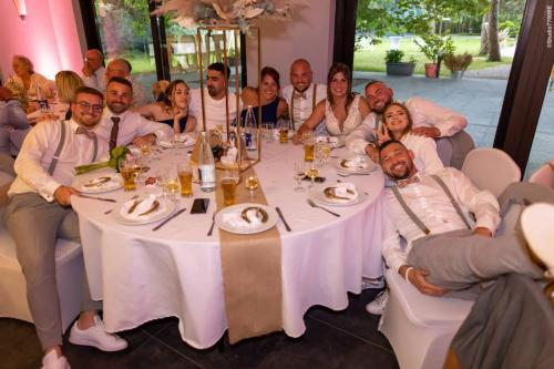 Photos issues du reportage photos vidéo de mariage couvert par le Studio 7700BE Chez Fhano - JUSTINE ET GUILLAUME 04 06 2022