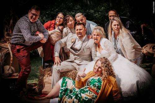 @Photos-issues-du-reportage-photos-video-de-mariage-couvert-par-le-Studio-7700BE-Chez-Fhano-MALLORIE-ET-JEANJACQUES-01400