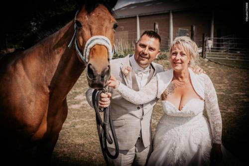 @Photos-issues-du-reportage-photos-video-de-mariage-couvert-par-le-Studio-7700BE-Chez-Fhano-MALLORIE-ET-JEANJACQUES-01726