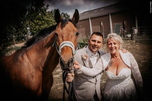 @Photos-issues-du-reportage-photos-video-de-mariage-couvert-par-le-Studio-7700BE-Chez-Fhano-MALLORIE-ET-JEANJACQUES-01728