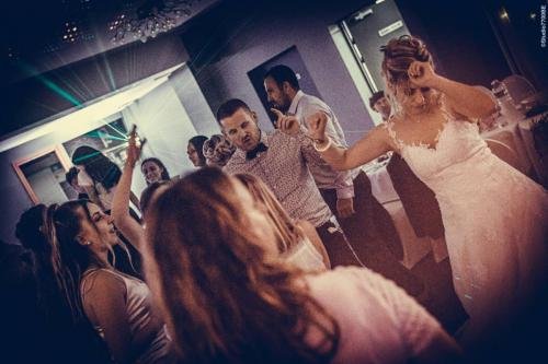 @Photos issues du reportage photos vidéo de mariage couvert par le Studio 7700BE Chez Fhano - Geraldine et Sebastien - 1763