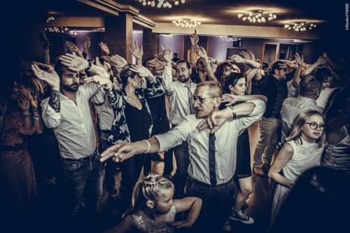 @Photos issues du reportage photos vidéo de mariage couvert par le Studio 7700BE Chez Fhano - Geraldine et Sebastien - 1837