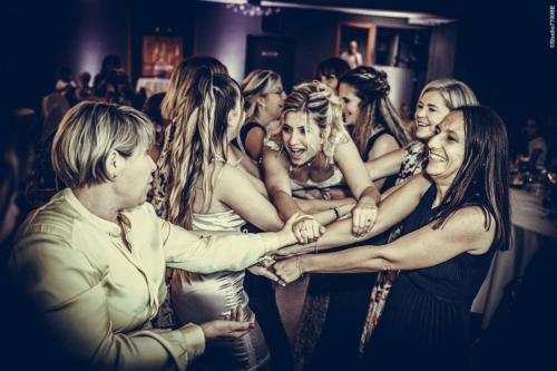 @Photos issues du reportage photos vidéo de mariage couvert par le Studio 7700BE Chez Fhano - Geraldine et Sebastien - 1900